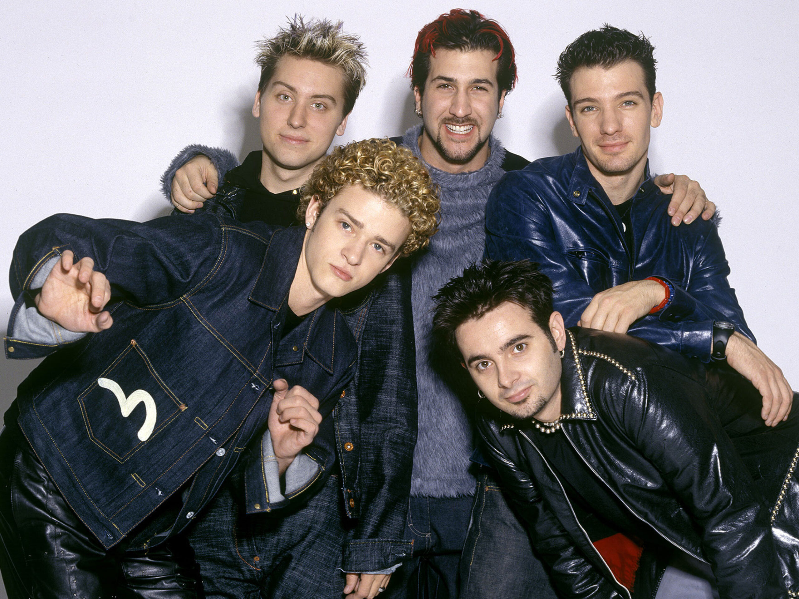 Популярная песня 2000 года русские. NSYNC группа 2000. Группа NSYNC 2022. Joey Fatone NSYNC. NSYNC 1999.